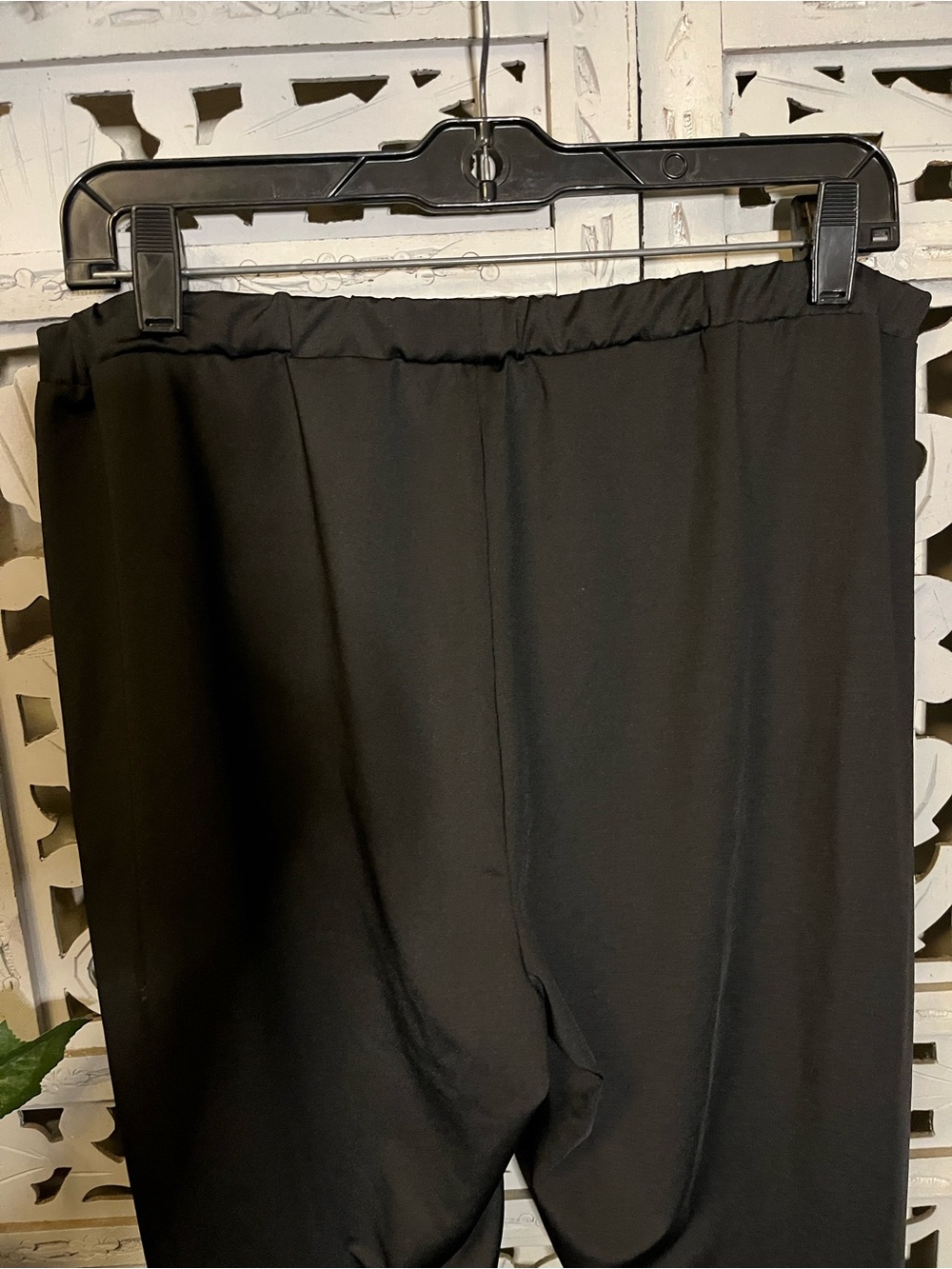 FASHIONABLE BLACK SKINNY & STRETCHY WITH DECO BUTTONS CAPRI PANTS LEGGINGS - Picture 6 of 7